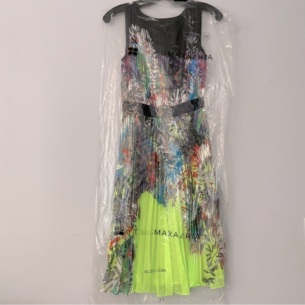NWT BCBGMaxAzria Sierra Pleated Dress - Picture 4 of 11